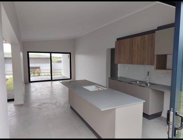3 BEDROOM HOUSE FOR SALE IN PALM LAKES ESTATE